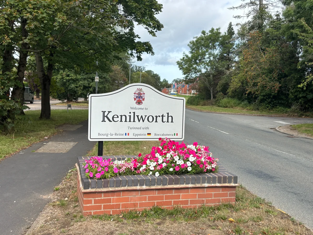 Welcome to Kenilworth town sign